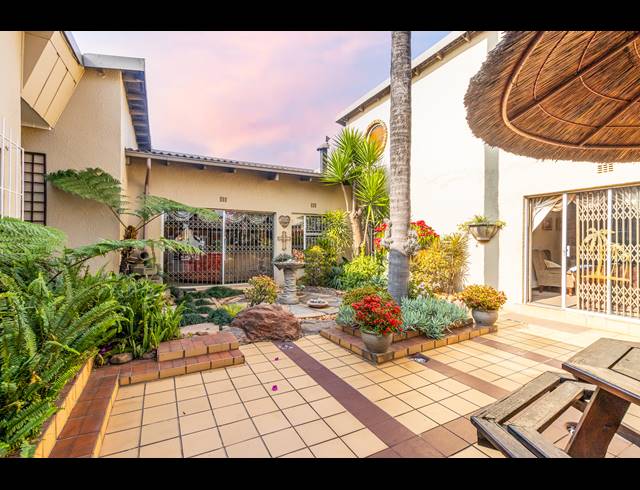 6 BEDROOM FREEHOLD FOR SALE IN SUNWARD PARK